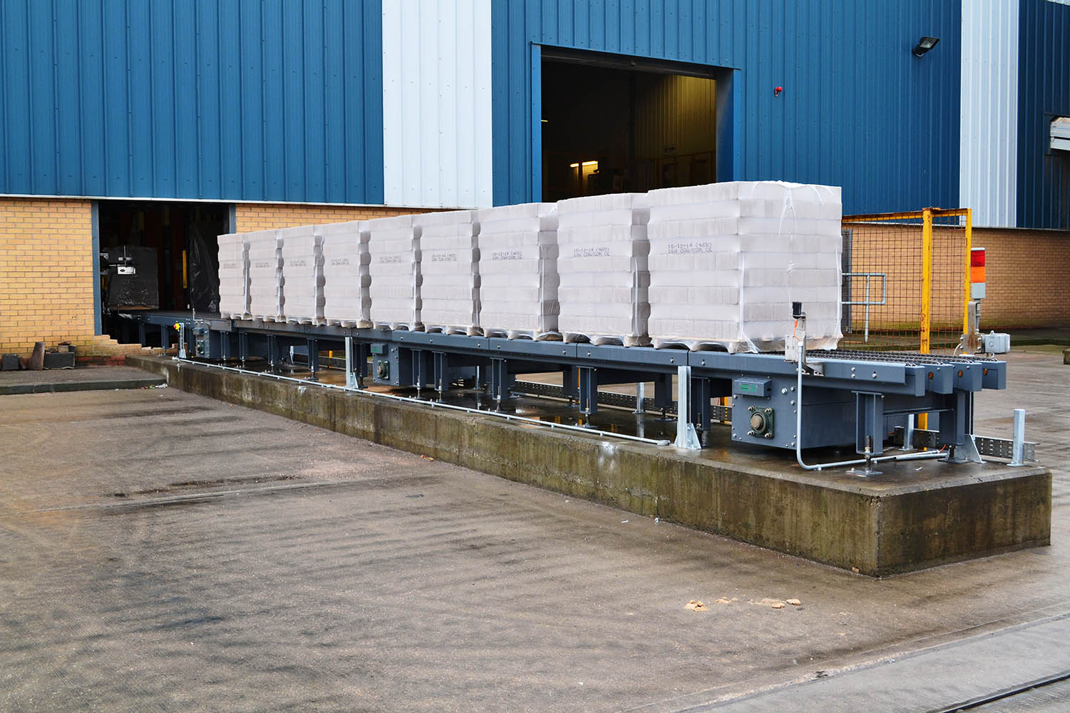 Pallet Conveyors: benefiting the building industry - Asmech Systems